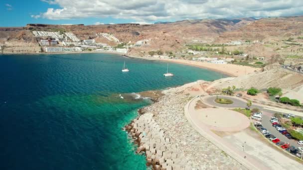 Praia Tauro Ilha Gran Canaria Espanha Dois Barcos Vela Atracados — Vídeo de Stock