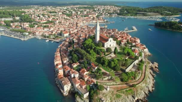 Αεροφωτογραφία Της Παλιάς Πόλης Ροβίνι Διάσημη Αρχαία Κροατική Πόλη Στην — Αρχείο Βίντεο