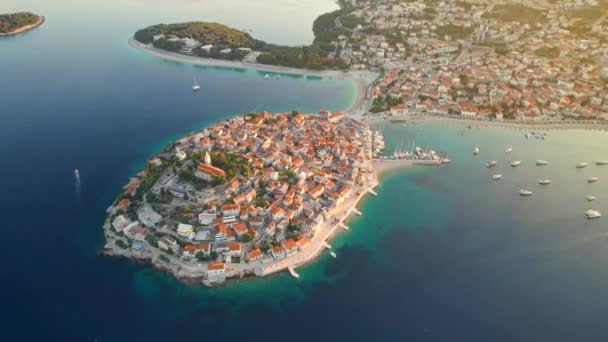 Rovinj Eski Rovinj Kasabasının Gündoğumundaki Hava Manzarası Hırvatistan Adriyatik Denizi — Stok video