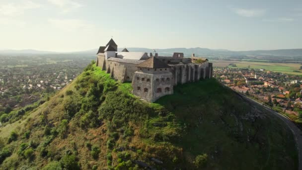 Вид Воздуха Средневековый Замок Сумег Венгрии Пролетающий Над Замком Сумег — стоковое видео
