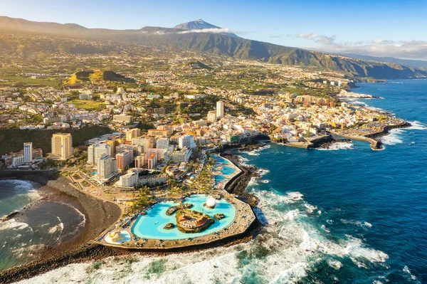 Flyutsikt Puerto Cruz Byen Tenerife Spania Purto Cruz Storslått Teide royaltyfrie gratis stockbilder