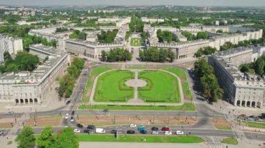 Polonya 'nın Krakow kentindeki Nowa Huta bölgesinin PRL döneminde ideal bir sosyalist bölge olarak tasarlanmış hava manzarası. Merkezi meydanın üst görüntüsü Ronald Reagan 'dan sonra isimlendirildi 