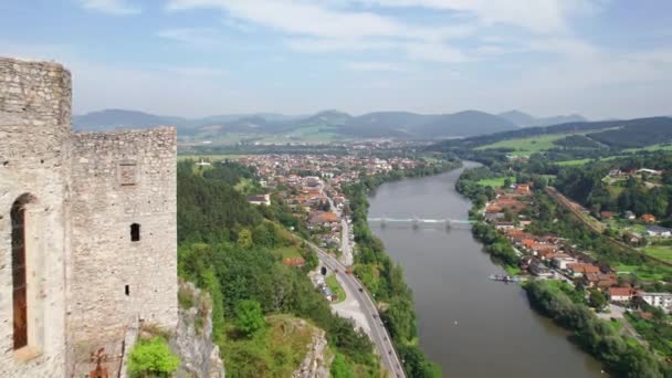 Вид Воздуха Замок Стречно Словакии Средневековый Замок Высокой Скале Над — стоковое видео