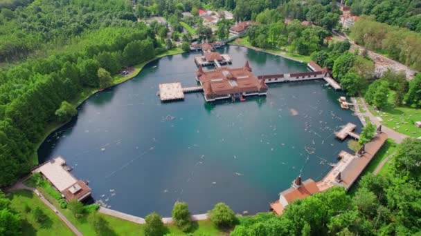 Lago Termal Heviz Hungría Vista Aérea Hermoso Lago Con Agua — Vídeos de Stock