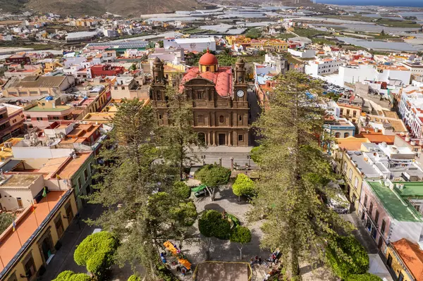 西班牙大加那利岛Galdar镇圣地亚哥使徒教堂的空中景观 加那利群岛旅游目的地 — 图库照片