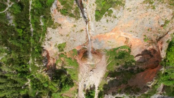 Eine Aufschlussreiche Luftaufnahme Des Rinka Wasserfalls Logar Tal Slowenien Rinka — Stockvideo