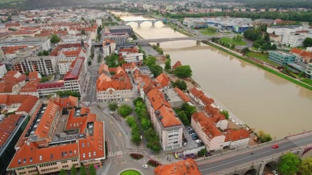 Maribor城市景观航空视图 斯洛文尼亚 马里博尔是斯洛文尼亚第二大城市 Maribor Main Square Plague Column Historical Buildings — 图库视频影像