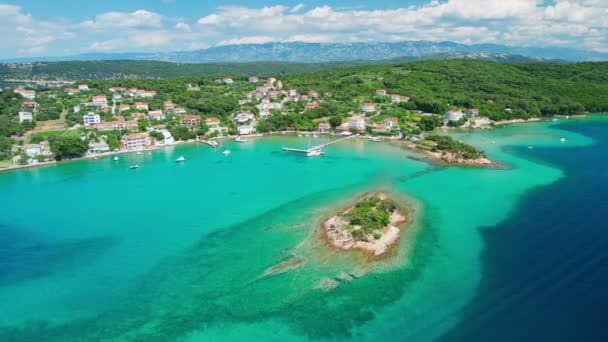 克罗地亚拉布岛戈纳尔海滩令人惊奇的清澈海水 克罗地亚达尔马提亚地区荷叶绿松石海水的Rab岛美丽海岸的空中景观 — 图库视频影像
