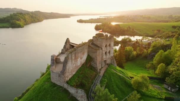 Günbatımında Czorsztyn Gölü Kıyısındaki Ortaçağ Czorsztyn Kalesi Polonya Nın Küçük — Stok video