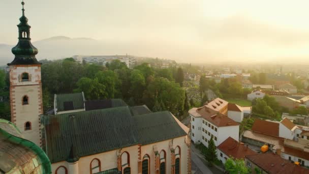 Banska Bystrica Cidade Nascer Sol Verão Eslováquia Vista Aérea Principal — Vídeo de Stock