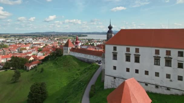 Yazın Eski Ptuj Kasabasının Havadan Görünüşü Ptuj Kalesi Mestni Stolp — Stok video
