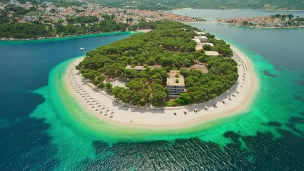 Hırvatistan Adriyatik Denizi Kıyısındaki Güzel Primosten Plajı Güneşli Bir Günde — Stok video