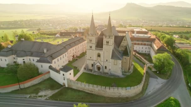 Hoofdstuk Spisska Spis Castle Achtergrond Slowakije Luchtfoto Van Bedevaartskerk Martins — Stockvideo