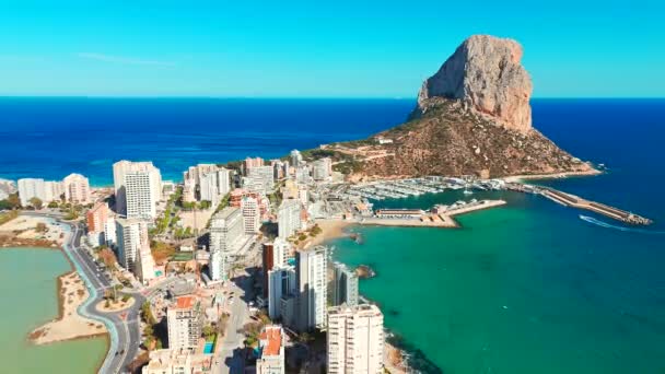 Letecký Pohled Město Calp Provincie Alicante Španělsko Pobřeží Středozemního Moře — Stock video