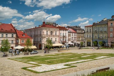 Przemysl şehrinin merkezi Rynek Meydanı, Subcarpathian Voyvodeship, Polonya. Przemysl Yazın eski bir kasaba.