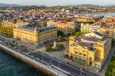 Donostia 'nın hava manzarası - San Sebastian şehir manzarası Bask ülkesinde, kuzey İspanya' da.