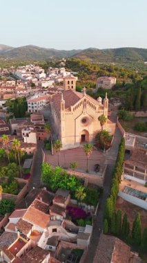 İspanya 'nın Balear Adaları' ndaki Mallorca kentindeki Arta kentinin hava manzarası. Parroquia dArta ve Sant Salvador Mayorka adasında.