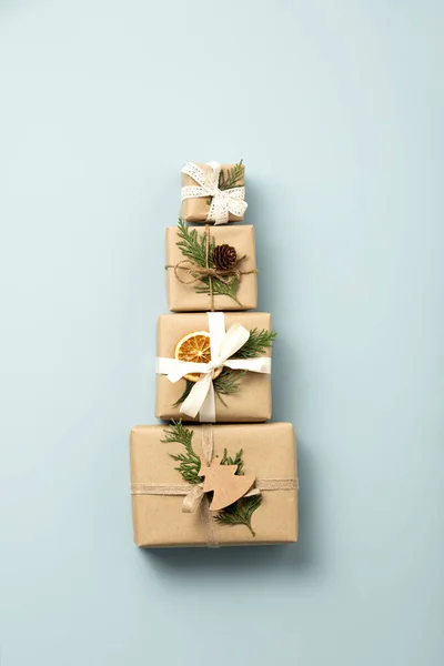Jul Och Nyår Platt Låg Med Presentförpackningar Och Dekorationer Miljövänliga — Stockfoto