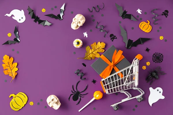 Spooky Halloween Composition Made Shopping Basket Halloween Decorations Sale — Stock Photo, Image