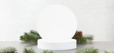 Beyaz podyum. Noel ve yeni yıl konsepti