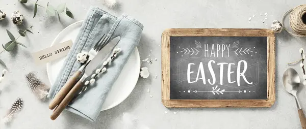 Festive Easter Setting Featuring Chalkboard Sign Eggs Spring Accents — Stock Photo, Image
