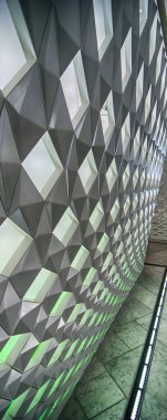 OSLO - 6 Haziran 2010 'da Oslo' da Opera Binası 'nın modern iç mimarisi. Yapı toplam 38.500 m2 (414.000 ft ²) bir alanda 1.100 oda içerir.).