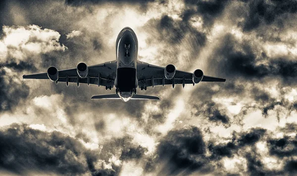 Avião Depois Decolar Aeroporto Vista Panorâmica Pôr Sol — Fotografia de Stock