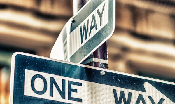 Знак Улицы One Way Нью Йорке — стоковое фото