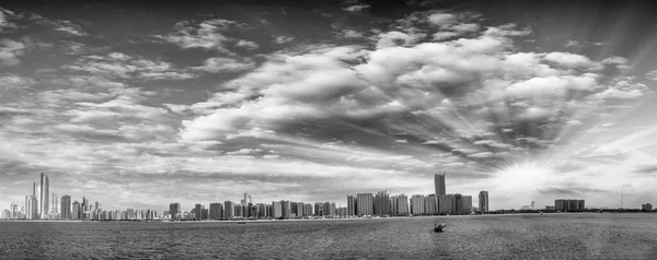 Abu Dhabi Eau Vista Panorámica Del Paisaje Urbano Atardecer Desde — Foto de Stock