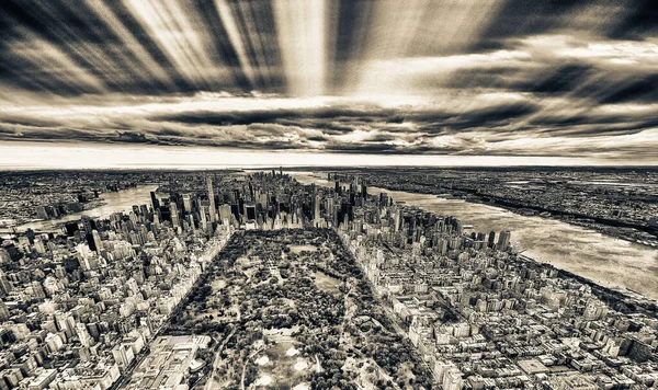 Vidvinkel Flygfoto Över Midtown Manhattan Och Central Park Från Helikopter — Stockfoto