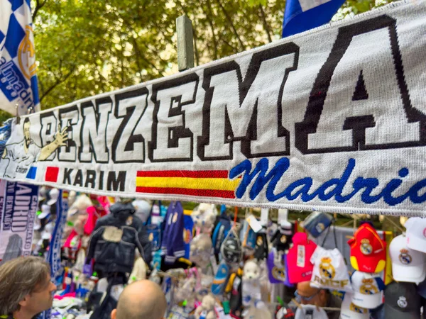 Madrid España Octubre 2022 Bufanda Benzema Venta Fuera Del Estadio — Foto de Stock
