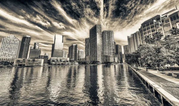 Downtown Miami Skyline Von Brickell Key Einem Schönen Sonnigen Tag — Stockfoto