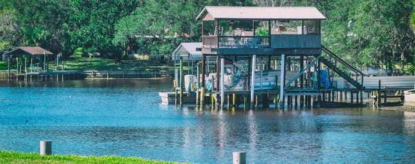 Деревянный Дом Над Озером Апалачикола Флорида — стоковое фото