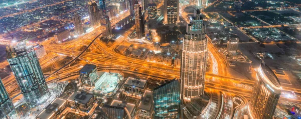 看日落的市中心迪拜鸟瞰图 — 图库照片