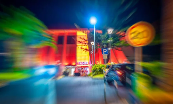 ポルトガルのマデイラ 2022年9月2日 フンシャルの街のカジノは ショー 食べ物 エンターテイメント 夜景を提供する建築の傑作です — ストック写真