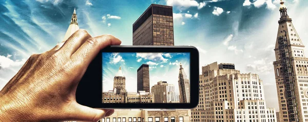 Female Hand Smartphone Taking Picture New York Skyline Tourism Concept — Stock Photo, Image