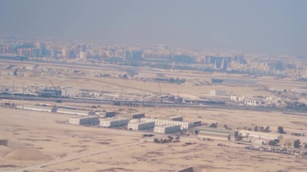 Buitenwijken Woestijn Van Doha Quatar Vanuit Het Vliegtuig — Stockvideo