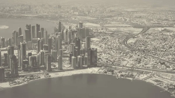 Légi Felvétel Doháról Repülőgépről Corniche Modern Épületek Katar — Stock Fotó