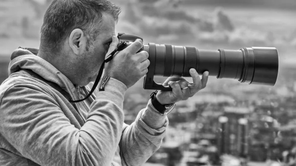 Photographer Zoom Lens Taking Pictures Big City — Stock Photo, Image