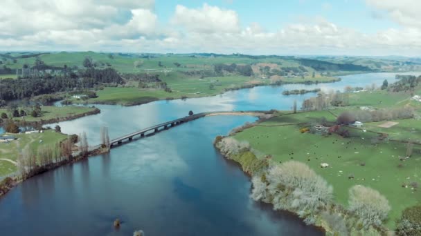 Rzeka Wzgórza Nowej Zelandii Wiosnę Południu — Wideo stockowe