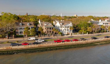 Charleston, alacakaranlık, Güney Carolina, ABD havadan görünümü.