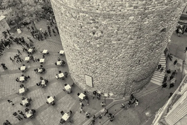 Stanbul Türkiye Ekim 2014 Galata Kulesi Restoranı Altında Turistler Yerel — Stok fotoğraf