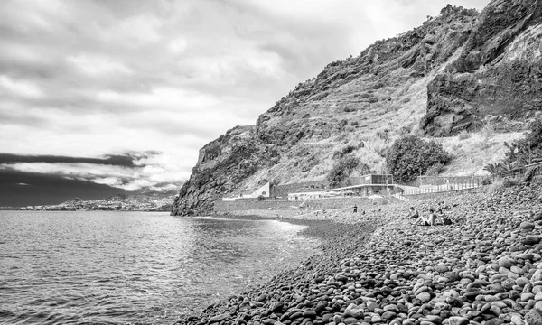 Мадейра Португалия Сентября 2022 Года Туристы Наслаждаются Пляжем Ponta Garajau — стоковое фото