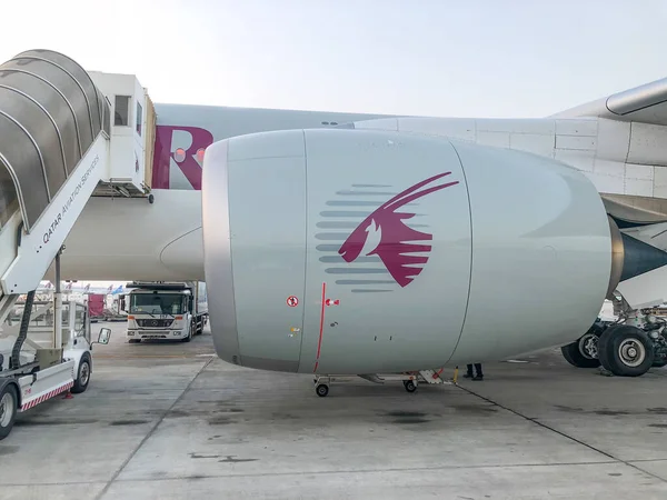 Doha Qatar September 2018 Airplane Runway Hamad International Airport — Stock Photo, Image