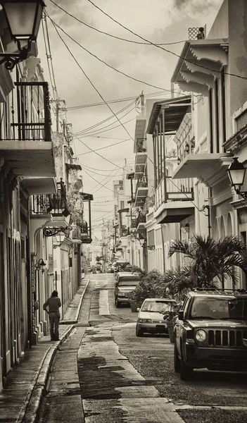 波多黎各圣胡安 Feb 游客可沿城市在 2010 日在波多黎各圣胡安的街道 每年就有超过 300 万人参观岛 — 图库照片