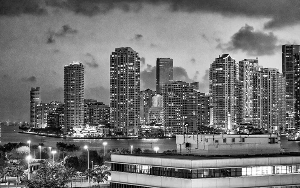 Luzes Noturnas Downtown Miami Flórida Vista Aérea Navio Cruzeiro Partida — Fotografia de Stock