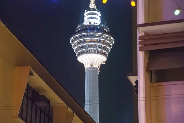 Kuala Lumpur Malajzia 2009 Augusztus Menara Tower Éjjel Egy Városi — Stock Fotó