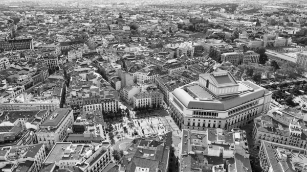 スペインのマドリード 市内中心部の空中ビュー 晴れた日の建物や主要なランドマーク — ストック写真