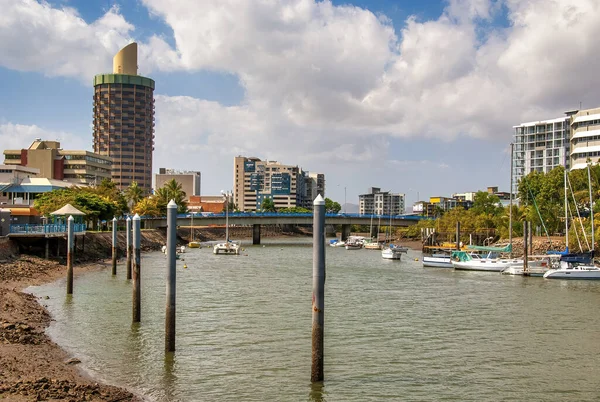 Rio Townsville Edifícios Belo Dia Ensolarado Queensland Austrália — Fotografia de Stock