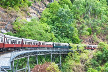 Kuranda, Avustralya - 20 Ağustos 2009: Kuranda Manzara Demiryolu Avustralya 'daki en eşsiz demiryolu seyahatlerinden biridir.